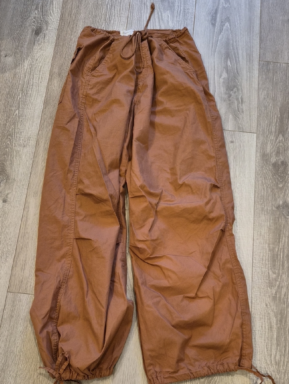 Women's Drawstring Cargo Joggers in Rust